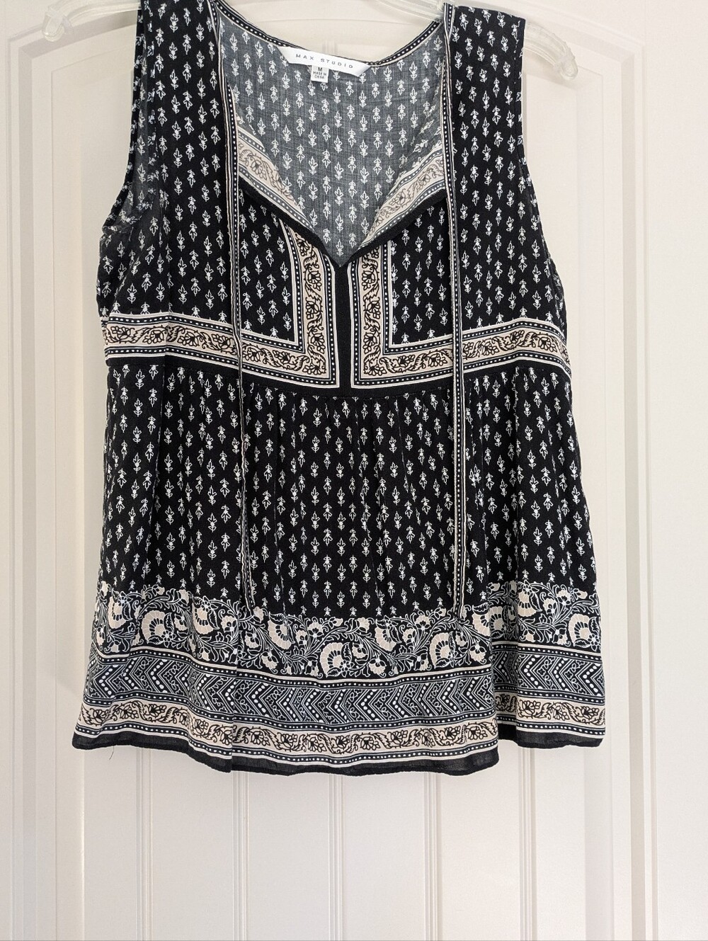 Max Studio Black & Cream Printed Sleeveless V-Neck Tank